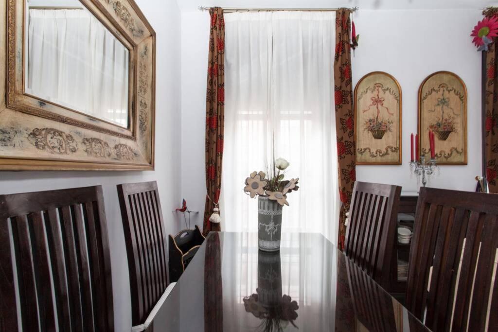 Apartamento Alfareria เซบีญา ภายนอก รูปภาพ